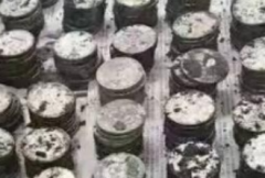 遼寧邱某找到大量的銀元